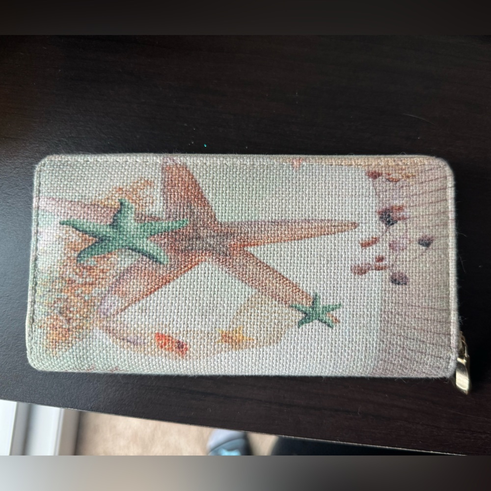 Beach wallet